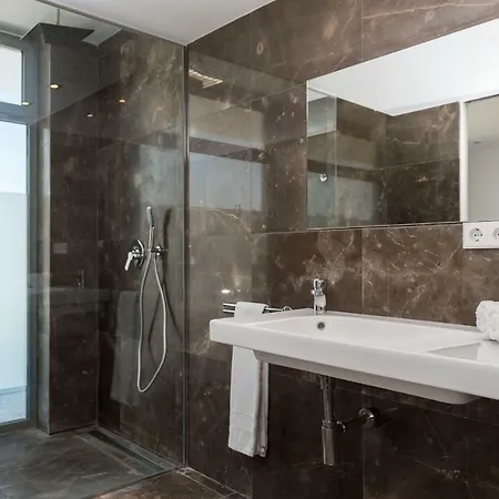 Βίλα Minimal, 6 Bedrooms Whit Direct Views To The Golf Court *