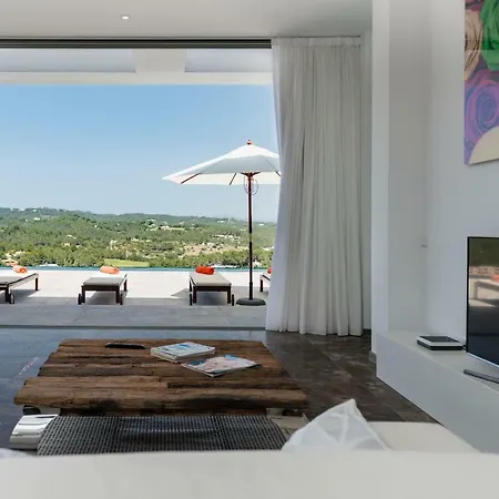 Minimal, 6 Bedrooms Whit Direct Views To The Golf Court *