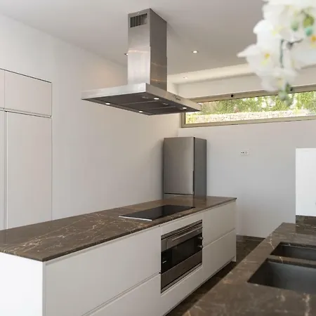 Βίλα Minimal, 6 Bedrooms Whit Direct Views To The Golf Court