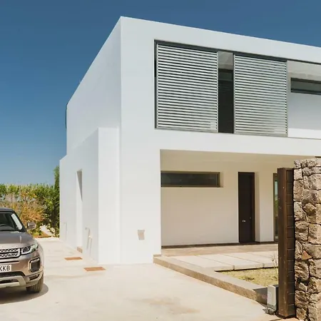 Minimal, 6 Bedrooms Whit Direct Views To The Golf Court *