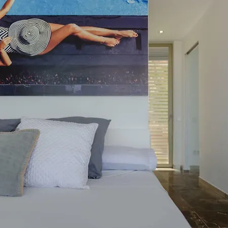 Βίλα Minimal, 6 Bedrooms Whit Direct Views To The Golf Court