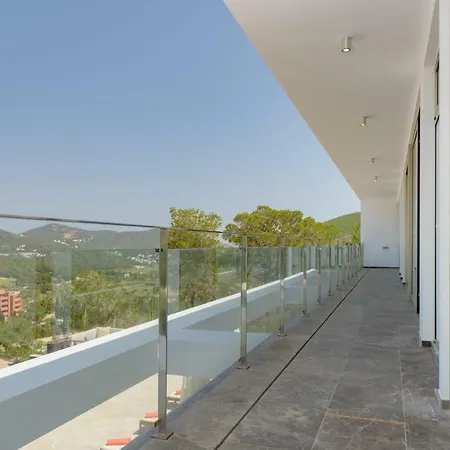 Minimal, 6 Bedrooms Whit Direct Views To The Golf Court Βίλα