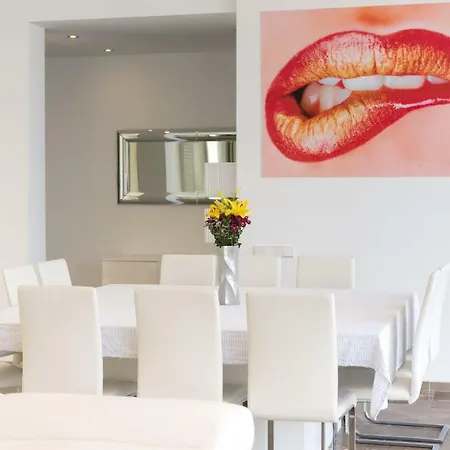 Βίλα Minimal, 6 Bedrooms Whit Direct Views To The Golf Court