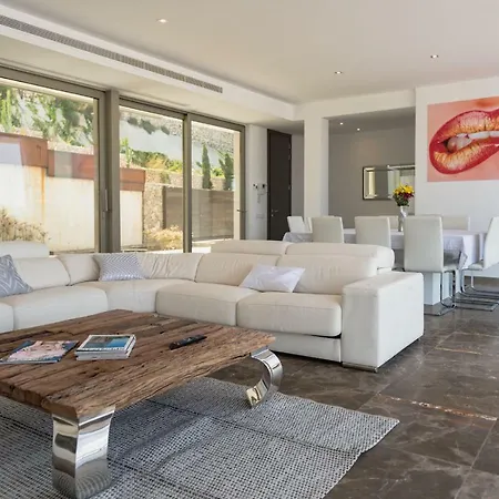Minimal, 6 Bedrooms Whit Direct Views To The Golf Court * Santa Eulària des Riu