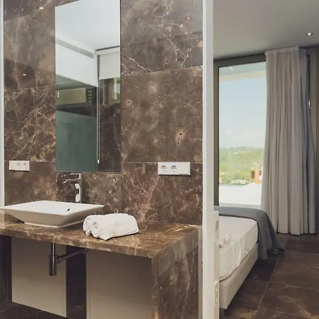 Minimal, 6 Bedrooms Whit Direct Views To The Golf Court Βίλα